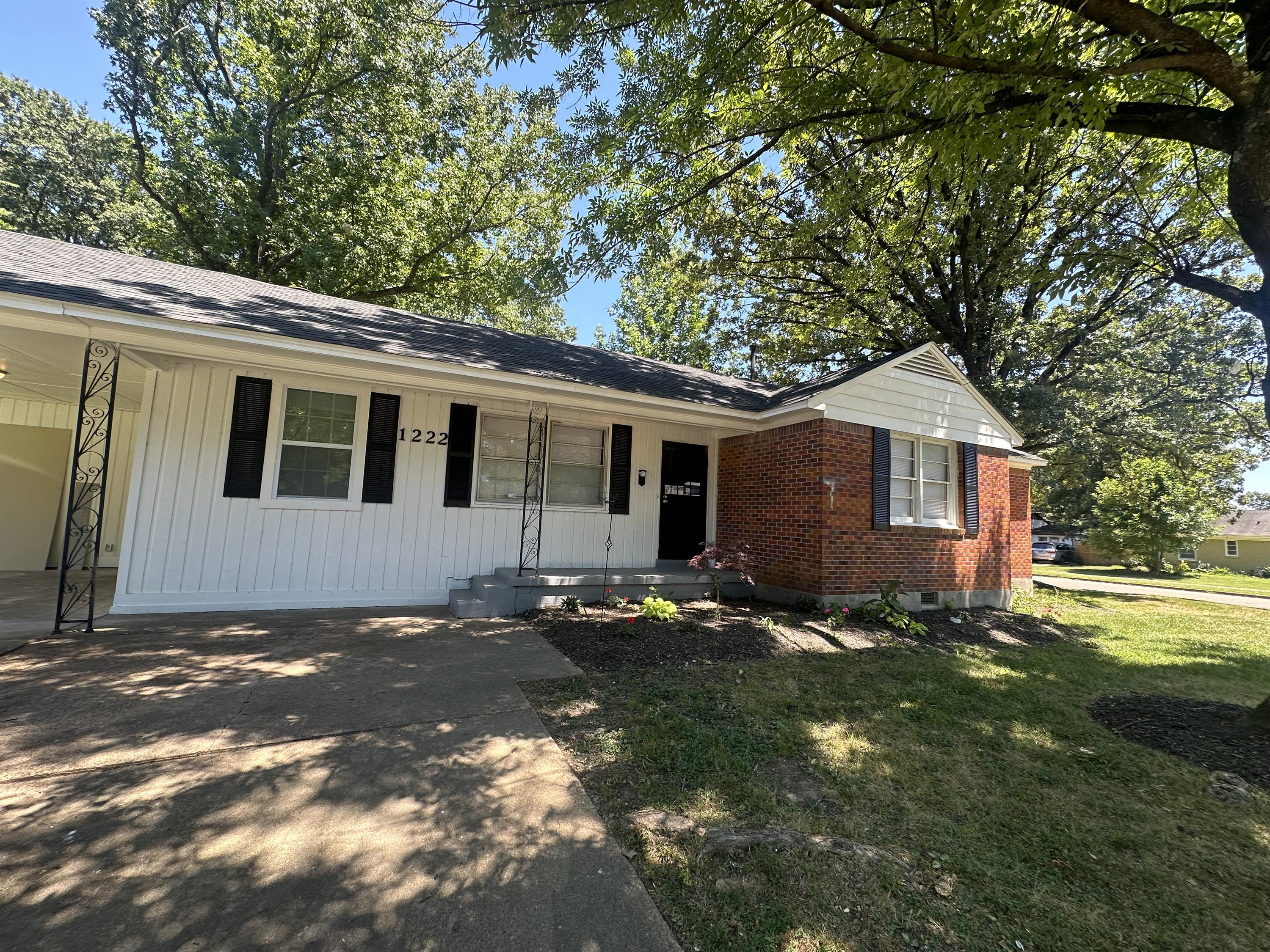 1222 Dogwood Drive